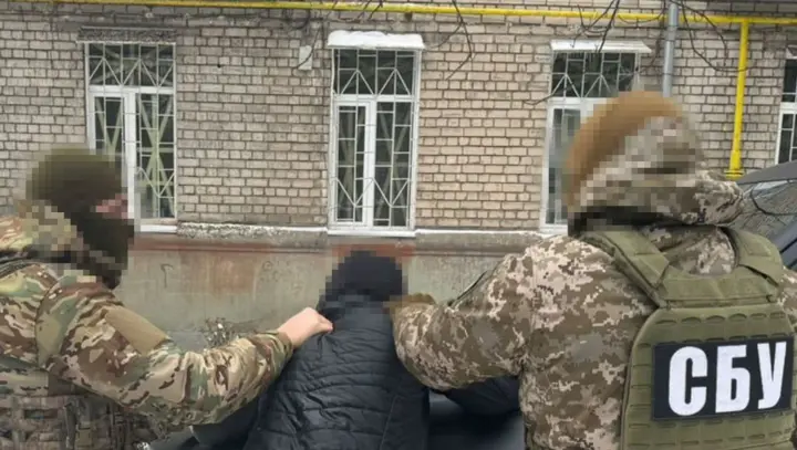 Продавали автомати, гранатомети та боєприпаси. СБУ викрила 7 торговців зброєю у 4-х регіонах України