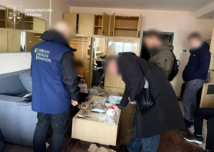 Cocaine distribution channel exposed in Kyiv region, with taxi driver couriers and show business clients