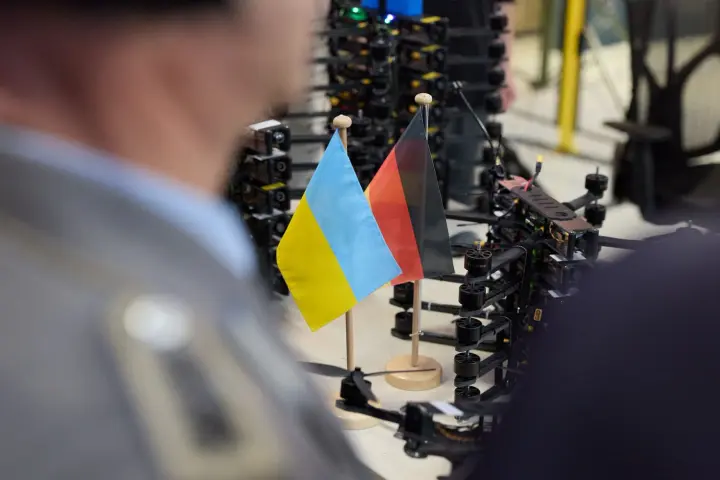 Zelenskyy received the first jointly produced attack drone in Germany