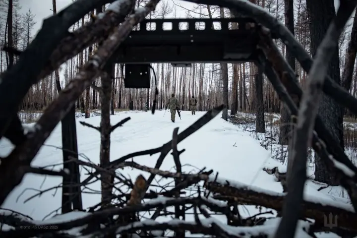 На фронте за сутки зафиксировано 205 вражеских атак. В Генштабе показали карты боевых действий