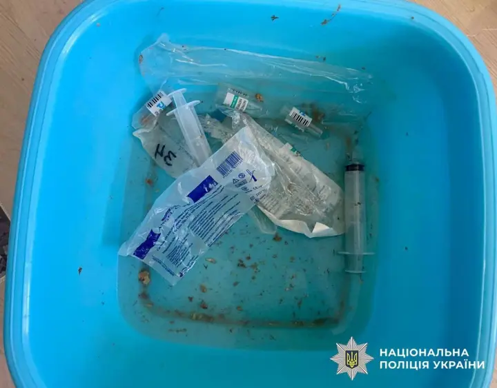 У Києві 4-річна дитина отруїлась наркотиками, матері загрожує до п'яти років в'язниці