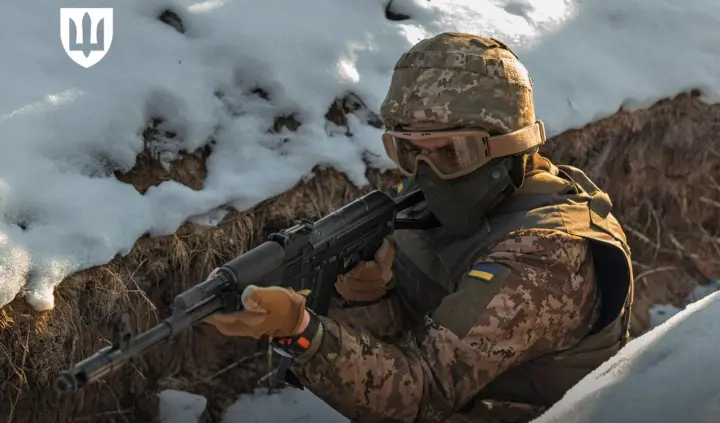 Кому присвоюватимуть звання швидше та як працюватиме контракт 60+ - Міноборони уточнило правила