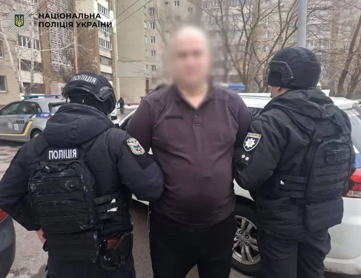 Збрив вуса, щоб не впізнали: чоловіка, який глузував з меморіалу загиблим захисникам на Майдані, затримали