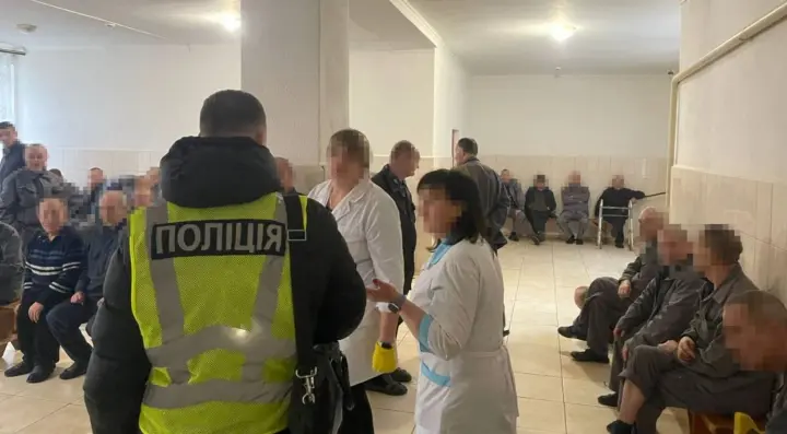 Заставлял подопечных работать - на Винниччине задержан директор учреждения здравоохранения
