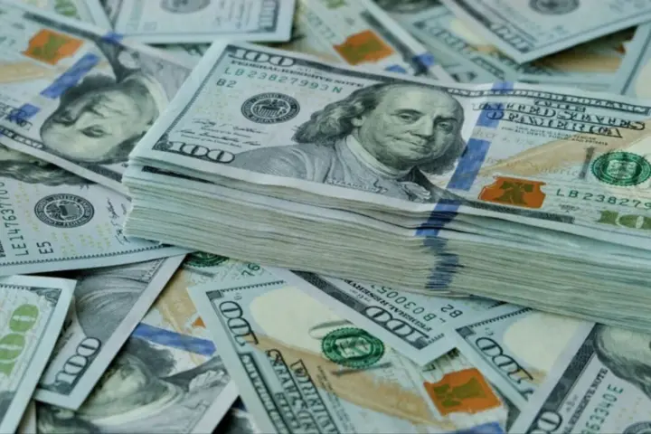 Dollar soars - financier explains reasons and gives advice to Ukrainians