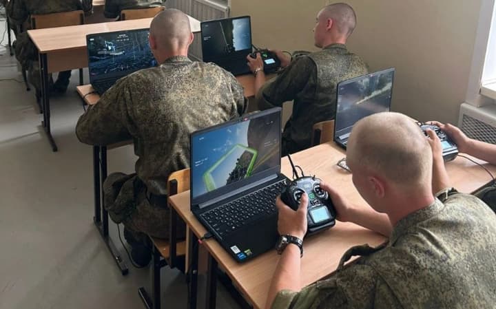 Russia plans to double the number of drone units by recruiting young people