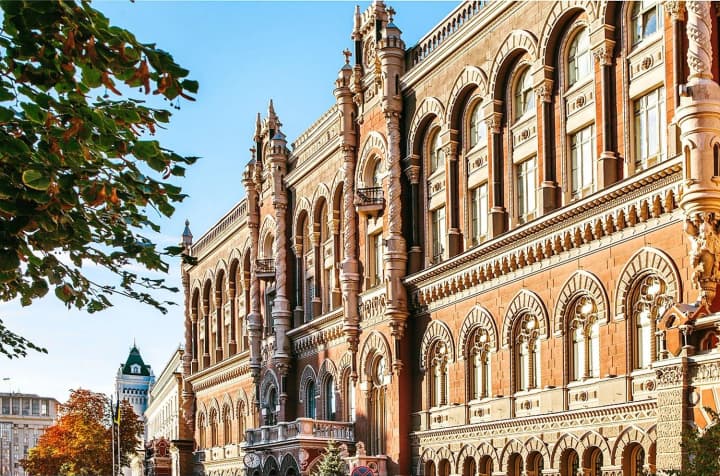 NBU sends team to Budapest over detention of Oschadbank cash-in-transit vehicles