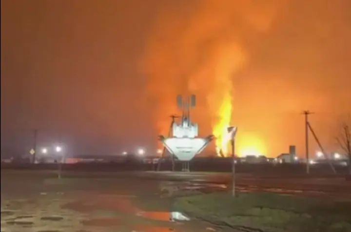 Атака дронів спричинила пожежу на нафтобазі у краснодарському краї рф - ЗМІ