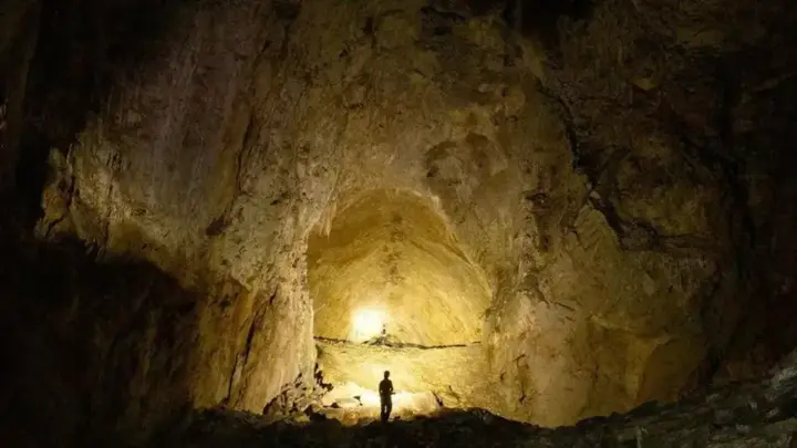 Discovery in New Mexico caves changes understanding of the possibility of life on other planets