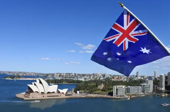 Australia sends reconnaissance aircraft and missiles to UAE