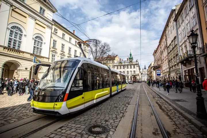 У Львові через аварію знеструмлено дві підстанції, є зміни у русі трамваїв та тролейбусів