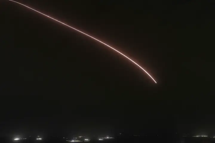 Хезболла випустила понад сто ракет по півночі Ізраїлю та атакувала Хайфу безпілотниками