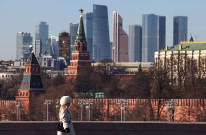 російський уряд планує скоротити бюджетні видатки на 10% через падіння доходів від експорту енергоносіїв