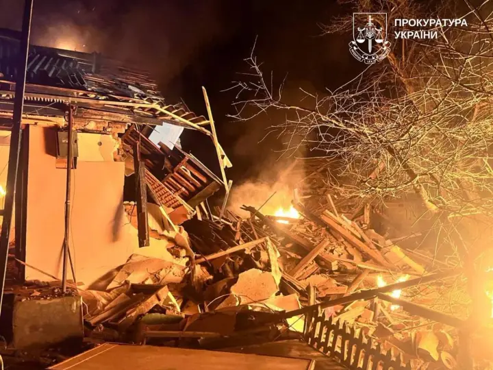 Харків і область зазнали нічної атаки рф дронами, ворог повторно вдарив по рятувальниках