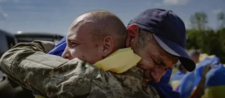 Військові після полону можуть отримати 100 000 гривень та 90 днів відпустки - Міноборони