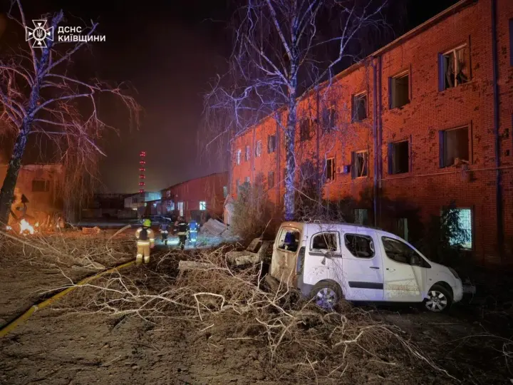 Кількість загиблих від атаки рф на Київщину зросла до чотирьох, 15 постраждалих