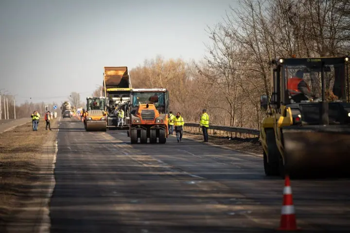 Drone protection and evacuation corridors - which roads are being repaired first