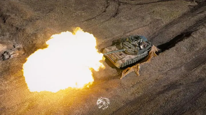 На фронте зафиксировано более 217 атак, враг активно действует на трех направлениях - Генштаб