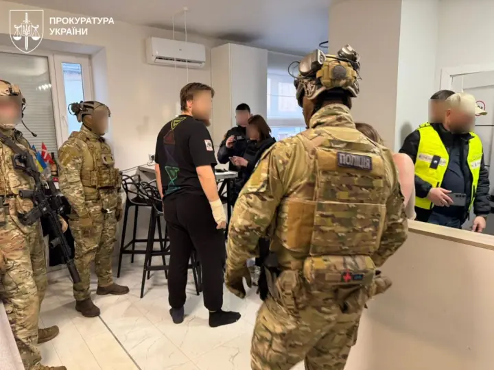 Шахраї ошукували громадян ЄС у схемі на €300 тис. через колцентр з "дропами", їх викрили у межах міжнародної кібероперації - Генпрокурор