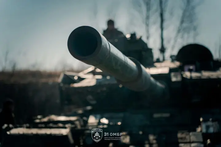 На фронте зафиксировано 215 боев, враг запустил более 2,8 тыс. дронов - Генштаб