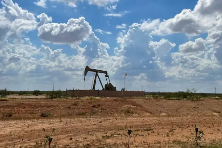 Oil prices surge as Iran threatens strikes on Persian Gulf energy facilities