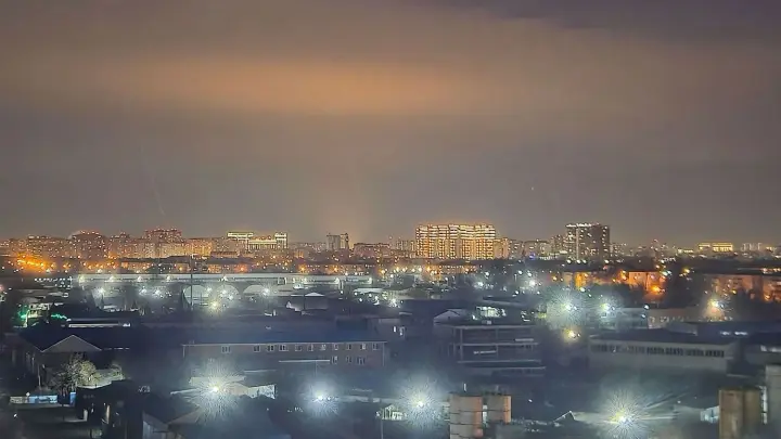 російський краснодар знову під масованою атакою дронів жителі повідомляють про вибухи