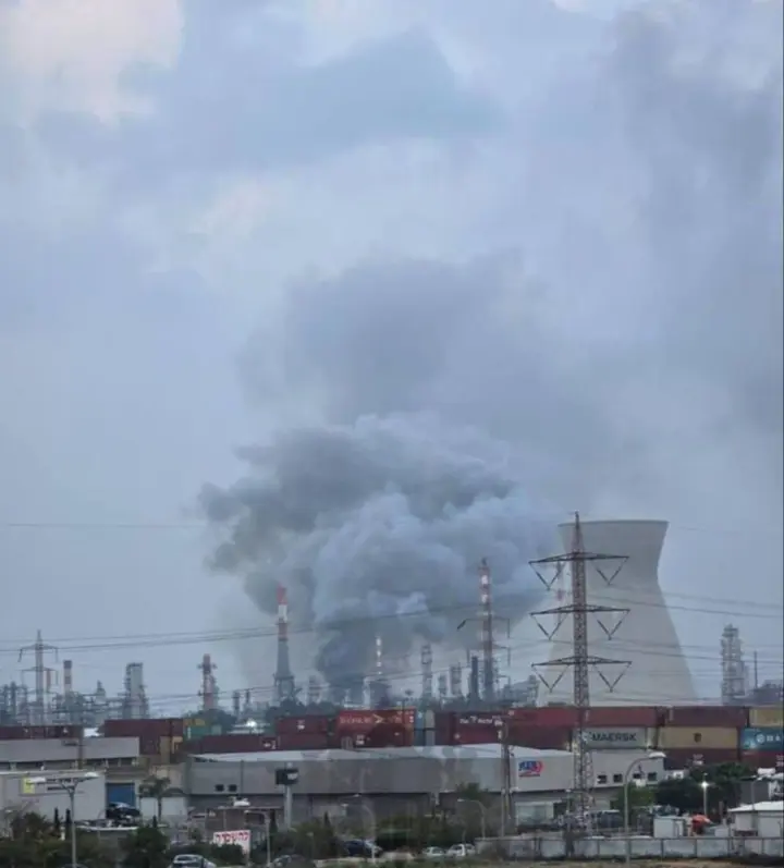 Іран атакував ракетами нафтопереробні заводи в ізраїльській Хайфі