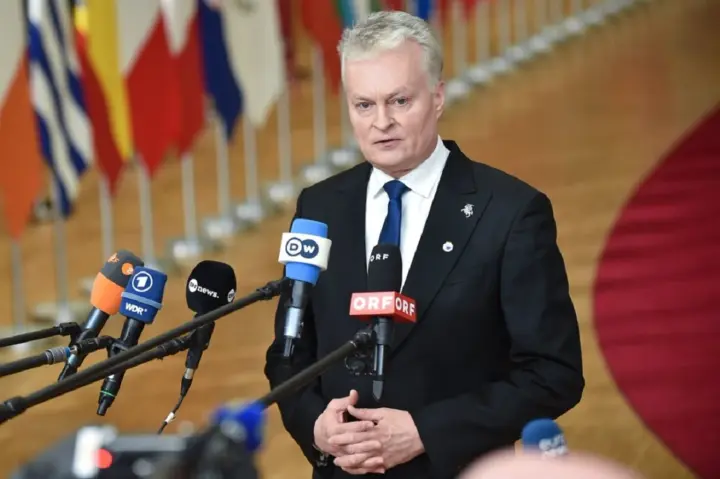 Науседа: ЕС должен включить "Росатом" и "Лукойл" в новый санкционный пакет