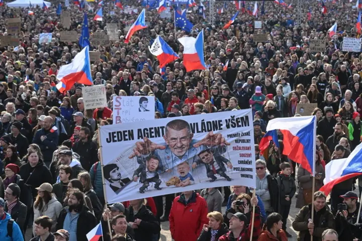 У Празі десятки тисяч людей вийшли на мітинг проти політики уряду Бабіша