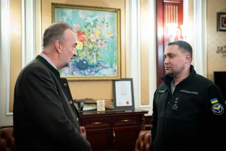 Буданов вручив орден голові дому Габсбургів за підтримку України