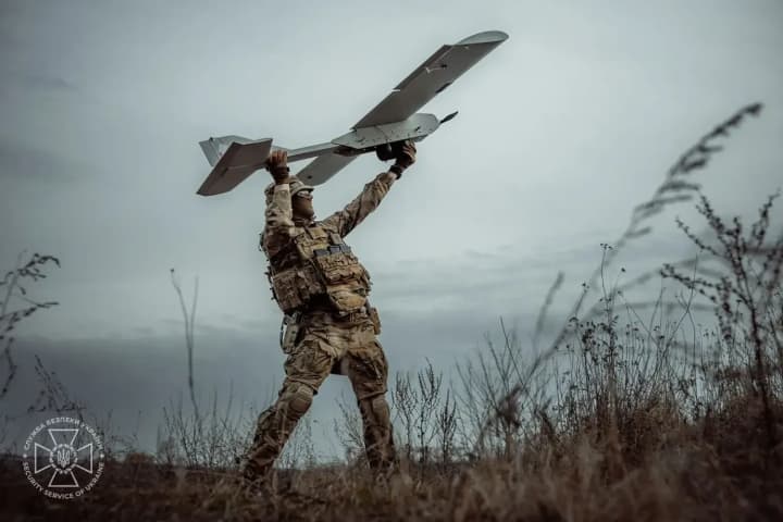 Дрони СБУ спільно з Силами оборони уразили ключовий нафтовий термінал рф на Балтиці - джерела повідомили деталі