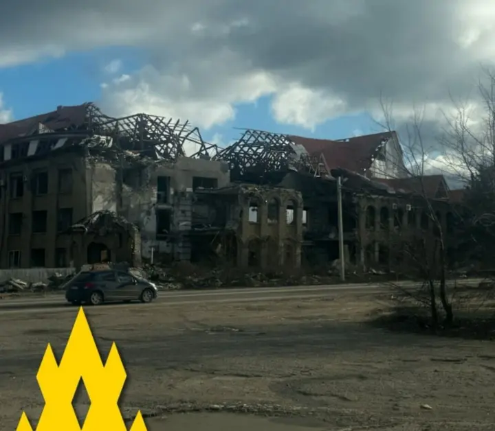 Окупанти стягнули паливозаправники до бази в Луганську АТЕШ