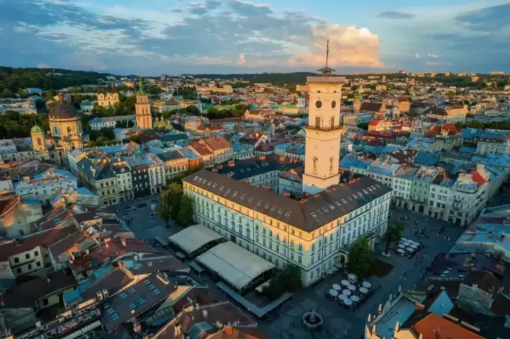 росія атакувала центр Львова, постраждала спадщина ЮНЕСКО - ОВА