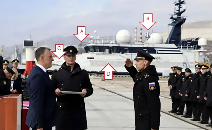 У новоросійську зафіксували російське судно з протидроновим захистом "мангалом"