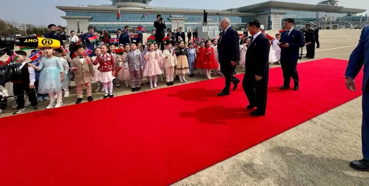лукашенко прибув до КНДР для зустрічі з Кім Чен Ином - планують підписати "договір про дружбу" 