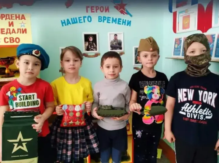 У дитсадках рф дітям показують дрони та розповідають про військову службу