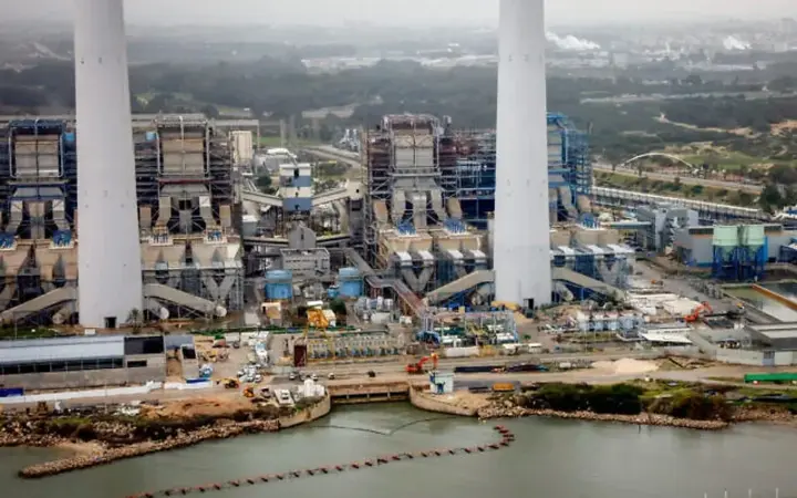 Иран атаковал ракетами крупную электростанцию в Израиле - СМИ