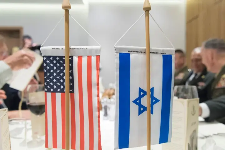 США та Ізраїль тимчасово виключили двох топпосадовців Ірану зі списку цілей - WSJ