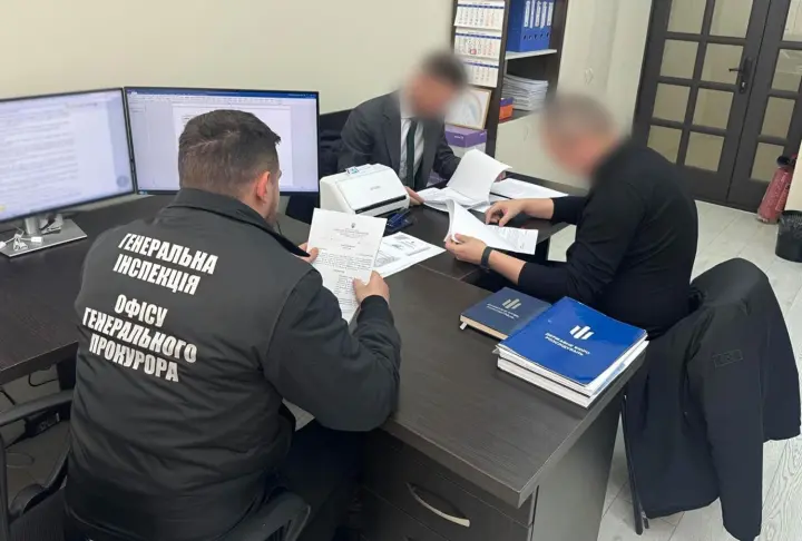 Суддю із Закарпаття підозрюють у отриманні понад 640 000 гривень доплат за фейковий науковий ступінь