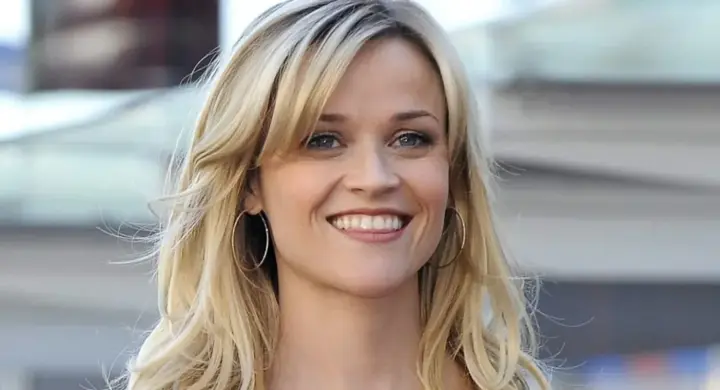 Риз Уизерспун отметила юбилей в кругу семьи — яркие кадры с празднования