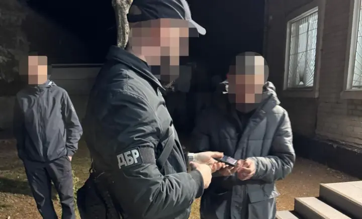 Мобилизовал 60-летнего мужчину с применением силы - на Волыни задержали сотрудника ТЦК