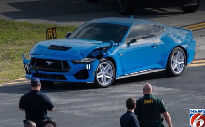 У Флориді чоловік на Ford Mustang прорвався на злітну смугу та спробував викрасти літак