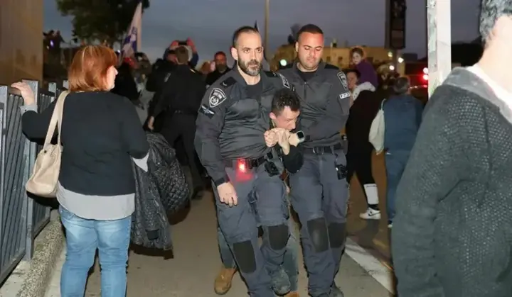 Ізраїль охопили масові антивоєнні протести, поліція силою розганяє демонстрантів