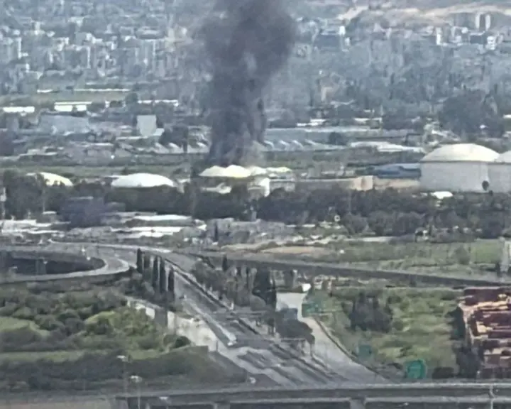 Пожар произошел на нефтеперерабатывающем заводе в Хайфе после ракетного удара Ирана и "Хезболлы"
