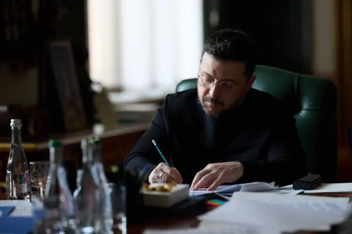 Зеленський обговорив із прем'єром Британії Стармером координацію з партнерами для закінчення війни