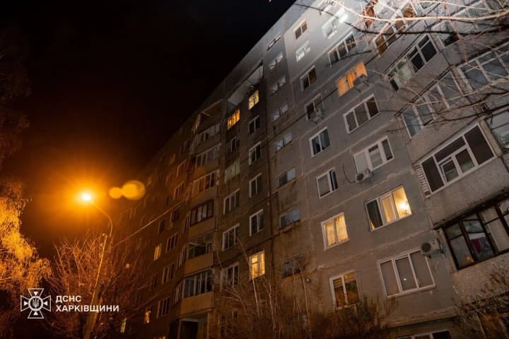 В Харькове из-за удара рф "шахедами" двое пострадавших, атака продолжилась утром