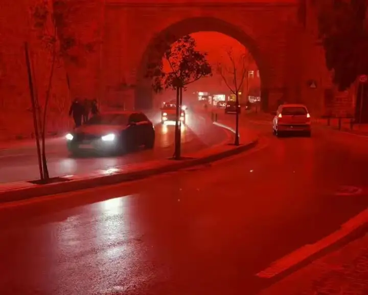 After a dust storm from the Sahara, bad weather hit Greece on Crete - there is a fatality due to the storm