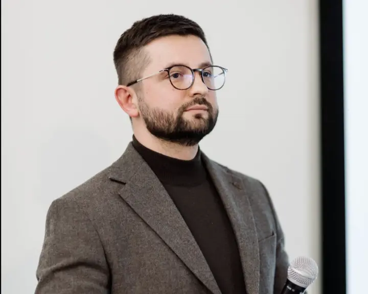 Dreamed-of blogging career and hype over the death of his patient: how the scandalous doctor Rusakov turns the trial into a public show