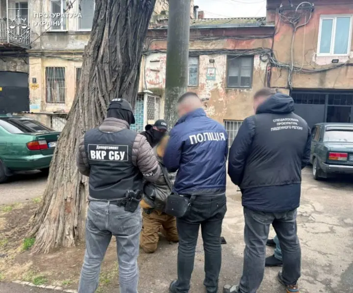 На Одещині посадовець ТЦК за $10 тис. обіцяв "вирішити" питання із СЗЧ - його затримали