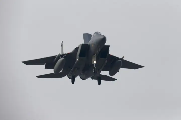 Сбитие истребителя F-15 над Ираном: спецназ США спас одного пилота, еще одного — ищут